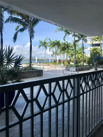 Lobby Pool side