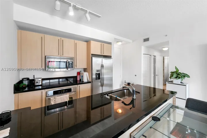 79 Sw 12 St 1202-s, Miami, Florida 33130