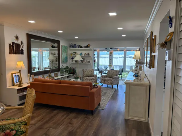11 CC Living Rm (2)