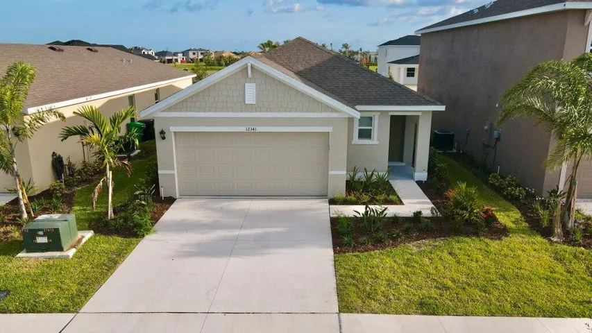 Aerial front Exterior Close.jpg-SMALL