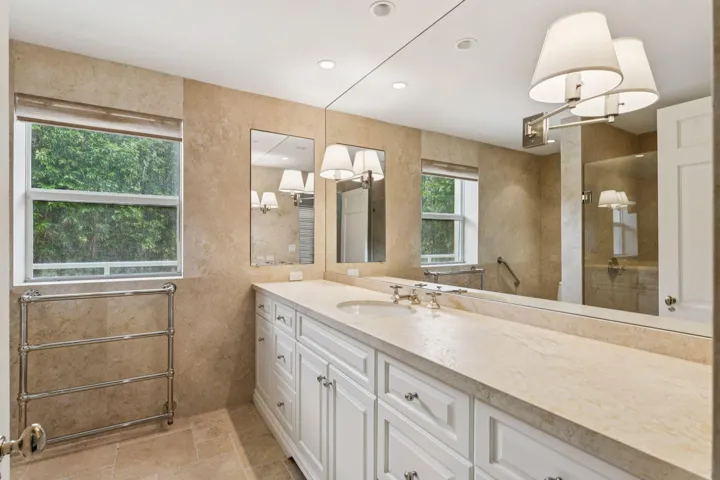 425 Worth Ave Palm Beach FL 39