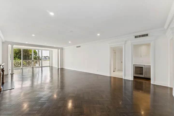425 Worth Ave Palm Beach FL 17