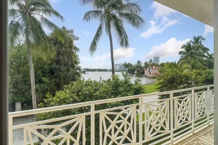 425 Worth Ave Palm Beach FL 55