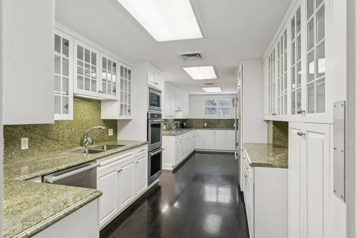 425 Worth Ave Palm Beach FL 21