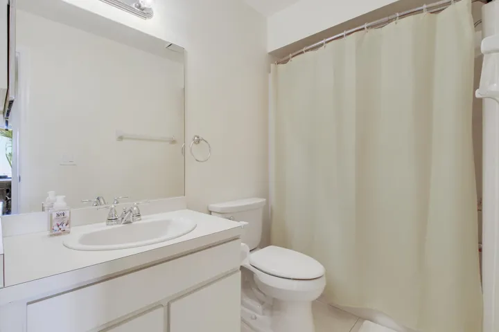 Williamsburg 2nd bath #204