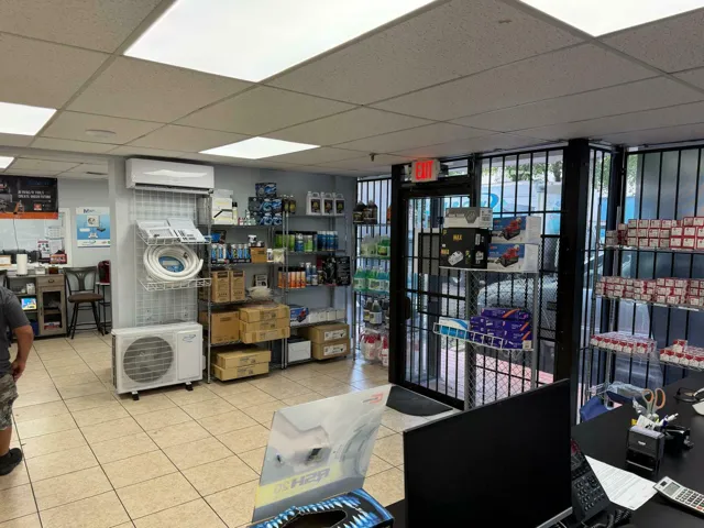 7108 NW 50th St_8