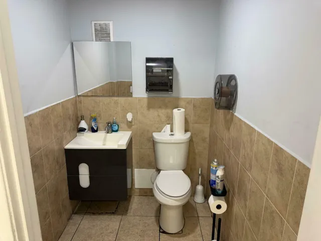 7108 NW 50th St_9