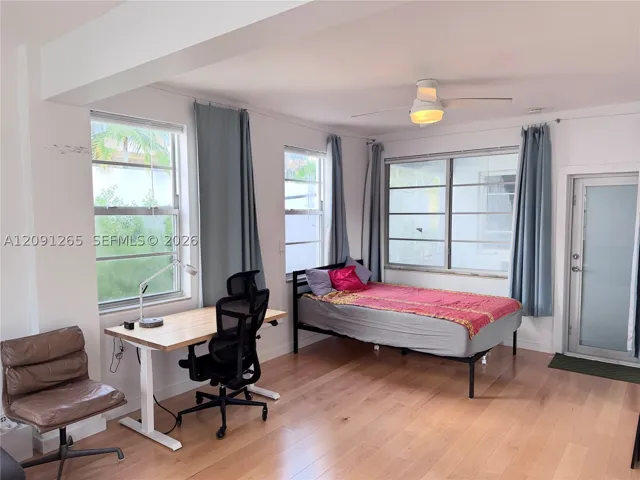 SE corner