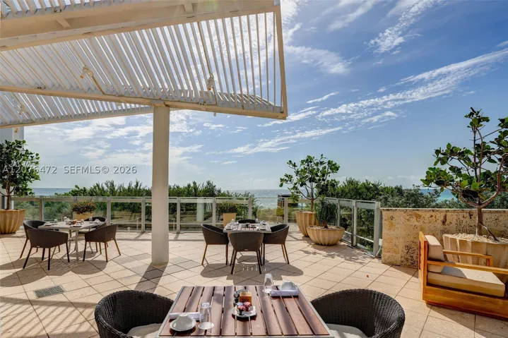Beachfront Dining