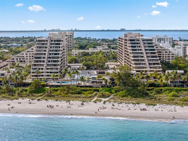 Tidemark is building on left, Oceansound to right