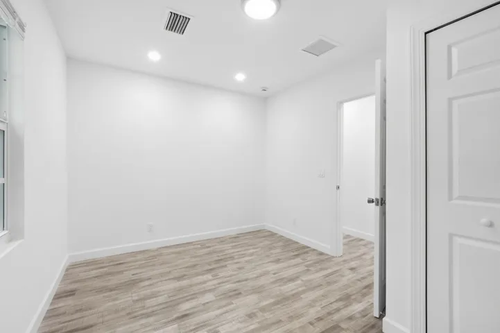15-web-or-mls-5203_N_Flagler_Dr_07473