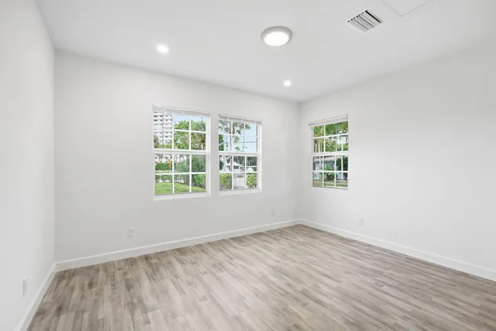 10-web-or-mls-5203_N_Flagler_Dr_07449