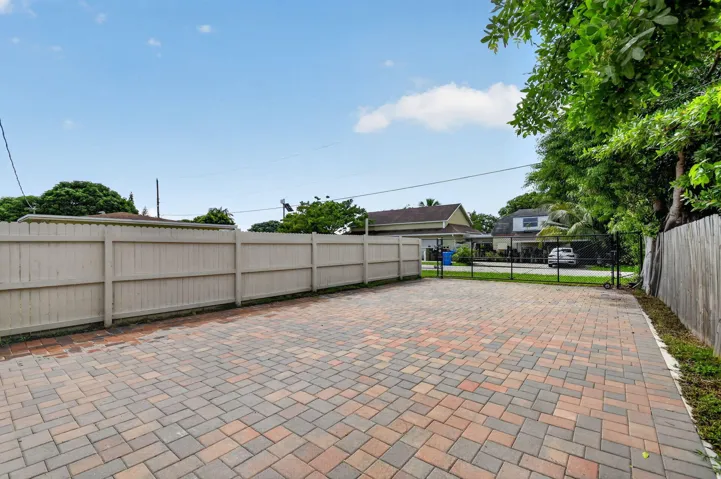 Slding chain link fence