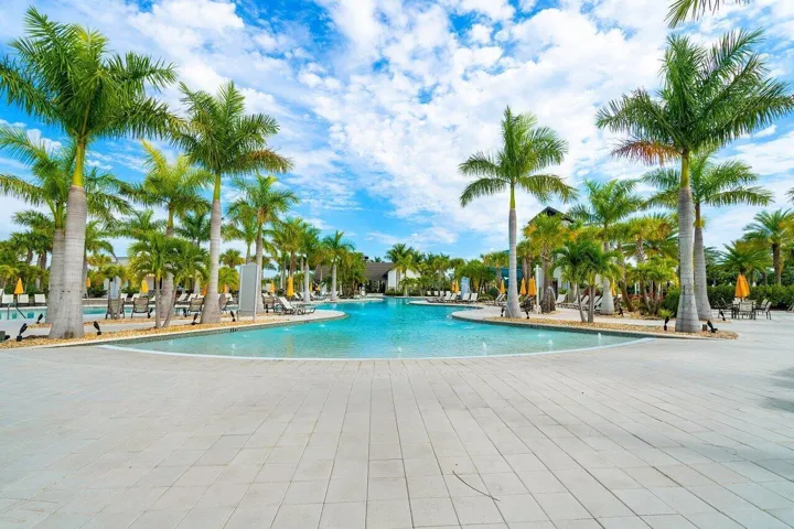 041-16310OakviewDrive-Westlake-FL-33470-