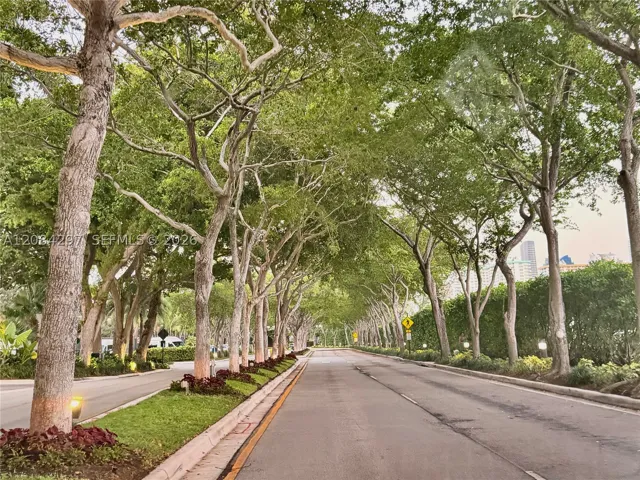 gorgeous roads- perfect for walking