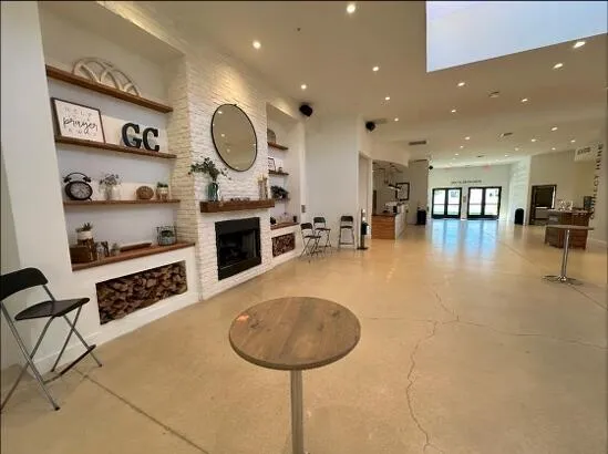 INTERIOR LOBBY
