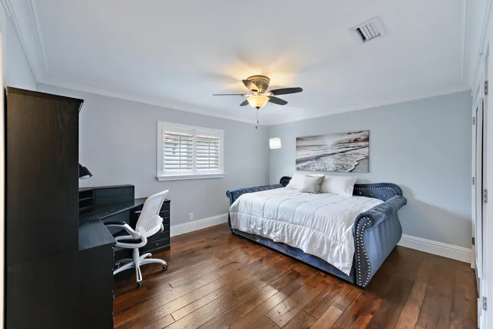 Bedroom 3 Queen