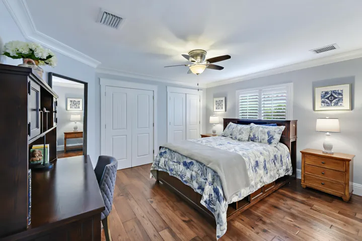Bedroom 2 Queen