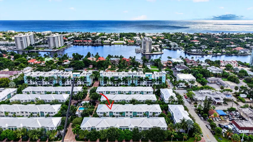 CLOSE TO BEACH