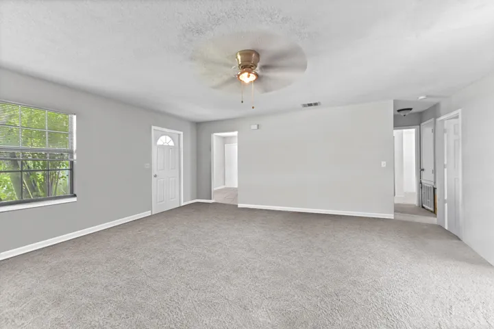 06 Living room 02