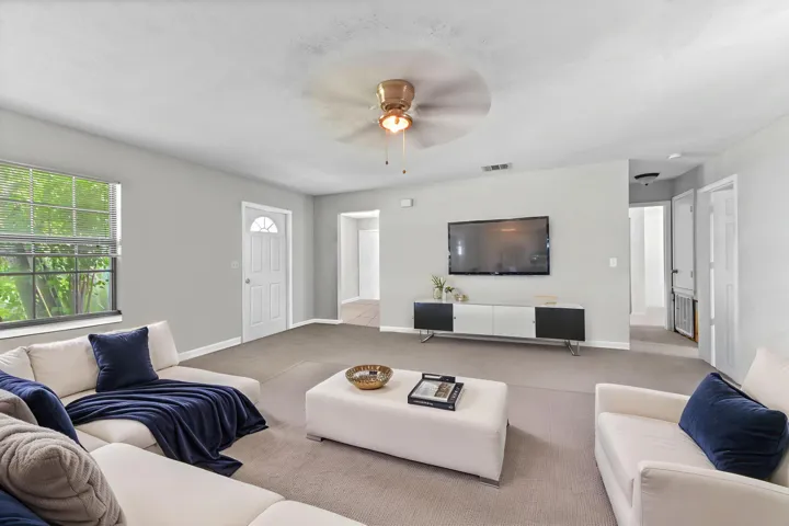 06-Living-room-02_VS