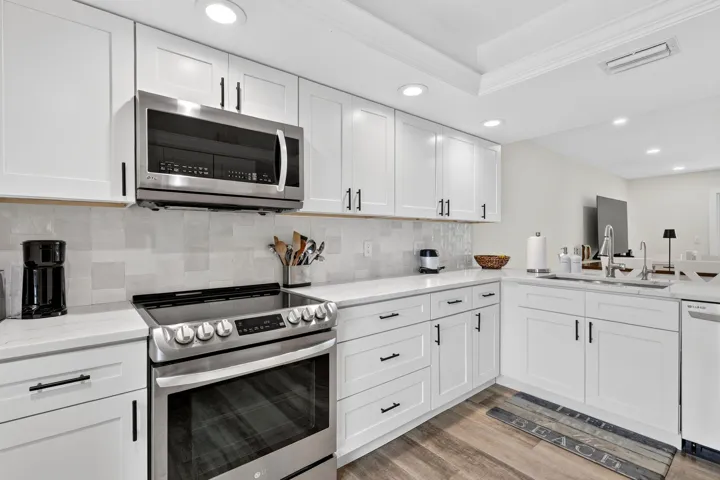 18449 KITCHEN 4