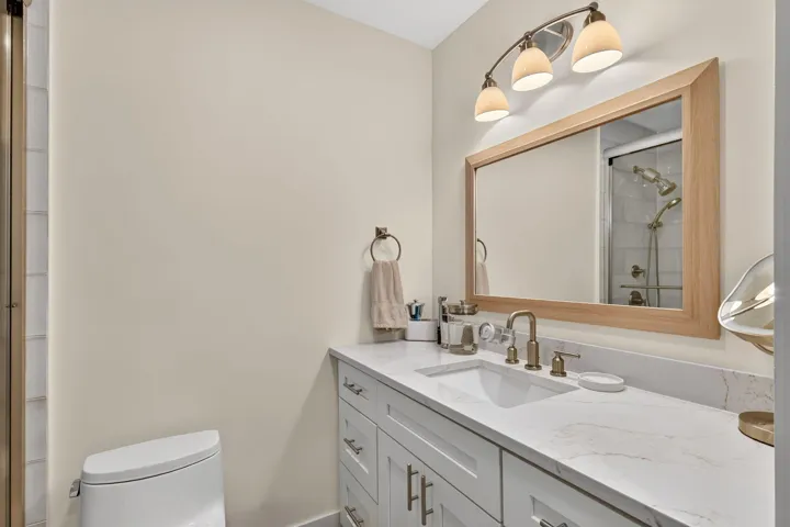 18449 2ND BATH 1