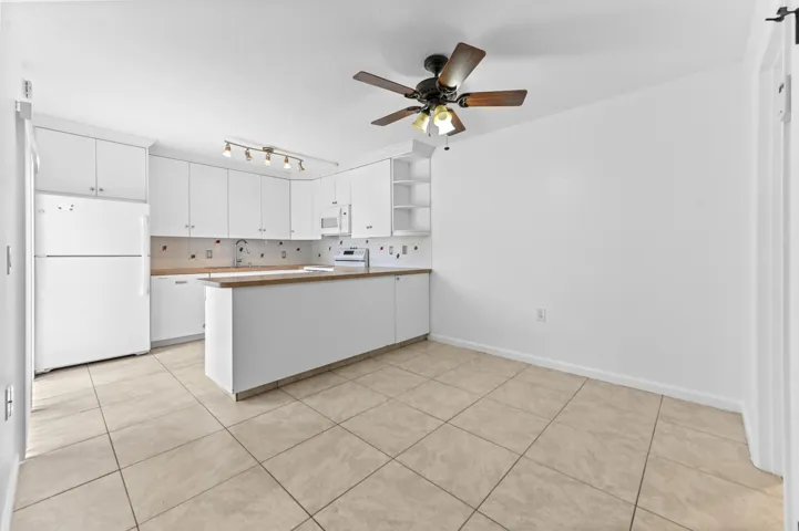 11 Dining area 01