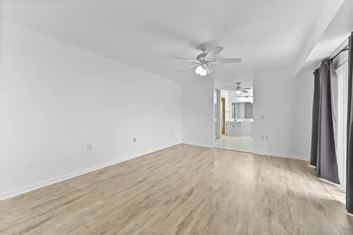 18 Bedroom 01