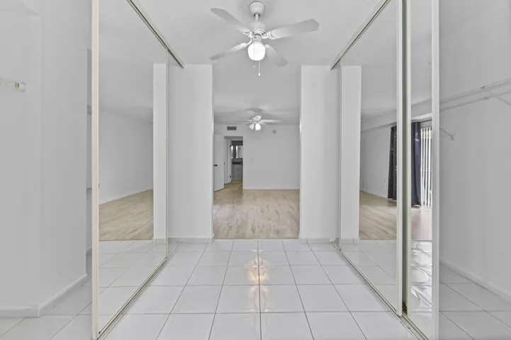 21 closet 02