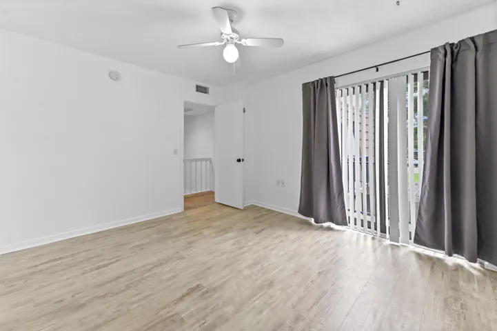 16 Bedroom 02