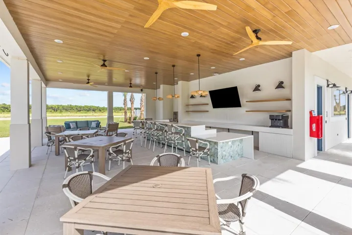 67-CommunityTiki Bar