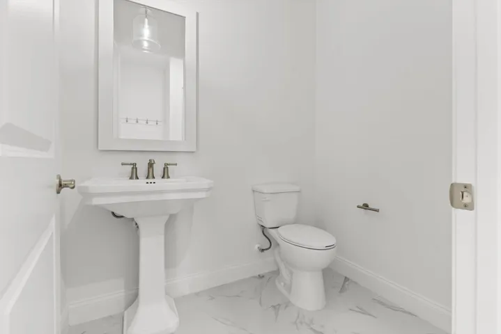 43-HalfBath