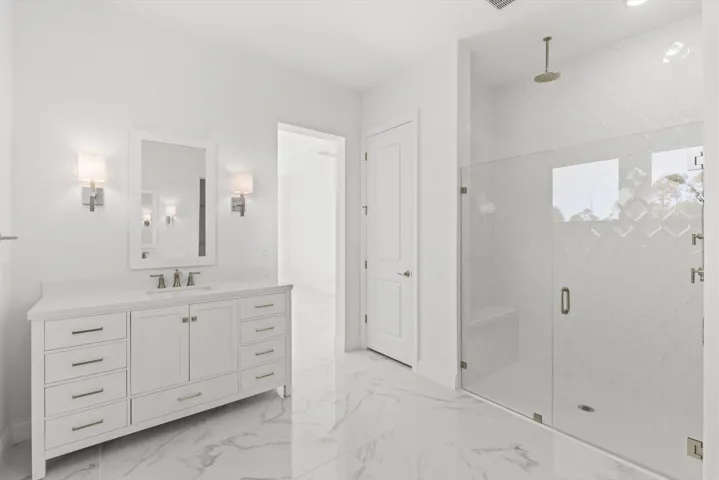 32-PrimaryBedShower