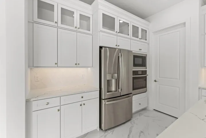 20-KitchenFridge