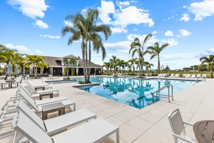 56-ResortPoolClub