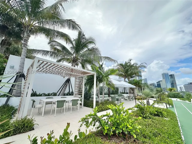 Outdoor Lounge