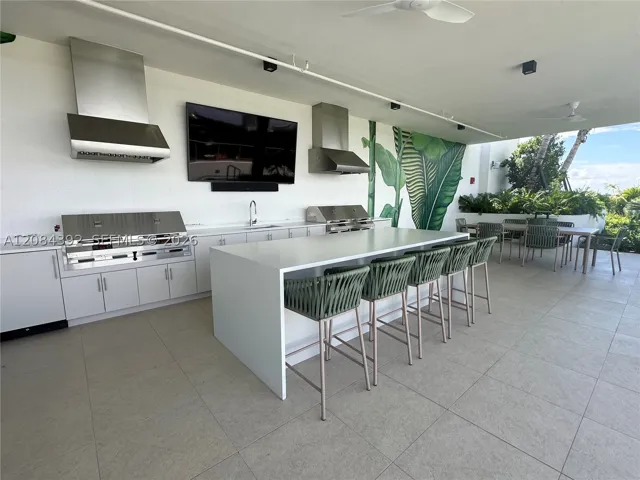 Summer Kitchen & Outdoor Loungge