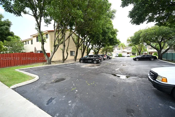 Extra parking lot for the townhouses only