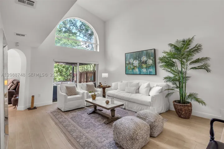 5380 Nw 113th Pl, Doral, Florida 33178