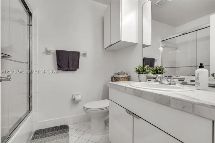 5380 Nw 113th Pl, Doral, Florida 33178