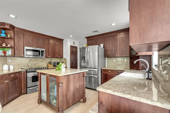 5380 Nw 113th Pl, Doral, Florida 33178