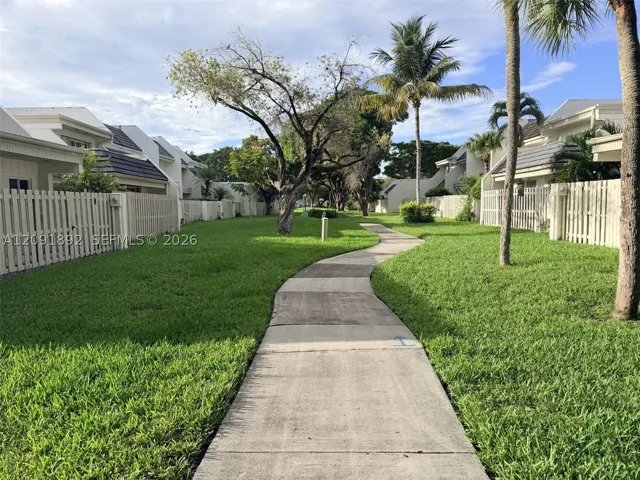 GARDEN PATHWAY