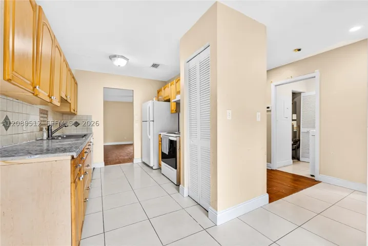 9014 NW 45th Ct, Sunrise, FL 33351 | 3 bedroom, 2.5 bath lakefront townhouse for sale in Sunrise, Florida.