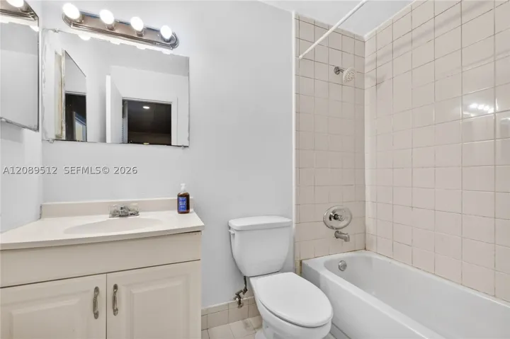 9014 NW 45th Ct, Sunrise, FL 33351 | 3 bedroom, 2.5 bath lakefront townhouse for sale in Sunrise, Florida.