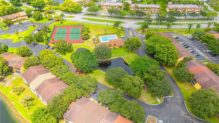 9014 NW 45th Ct, Sunrise, FL 33351 | 3 bedroom, 2.5 bath lakefront townhouse for sale in Sunrise, Florida.