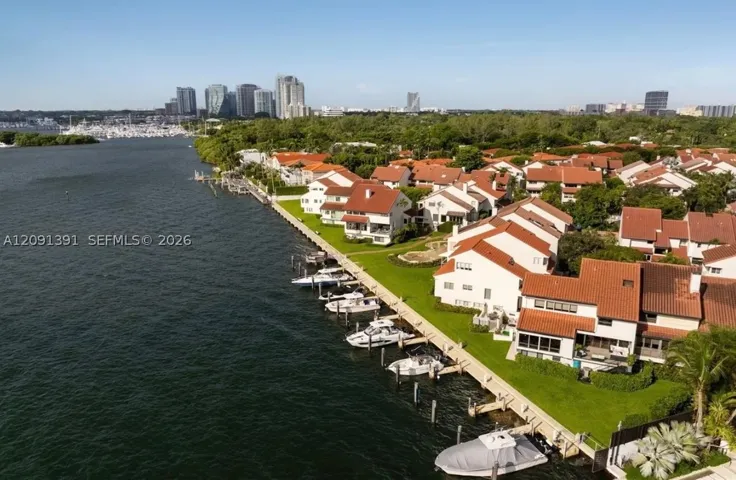 L'Hermitage Dock on Biscayne Bay