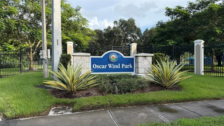 Public park, walking distance