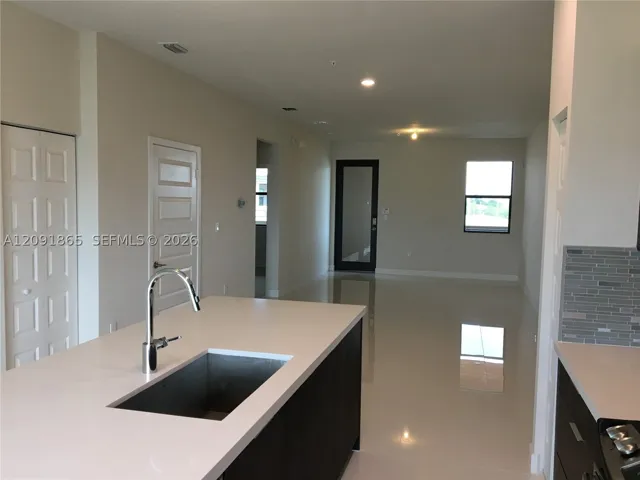 Living/Dinning area