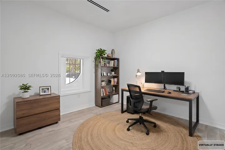 Office or Bedroom IA Virtual Staging